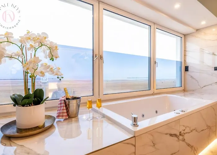 Le Luxe Malouin - Vue - 2 Ch - Balneo - Garage Apartamento *